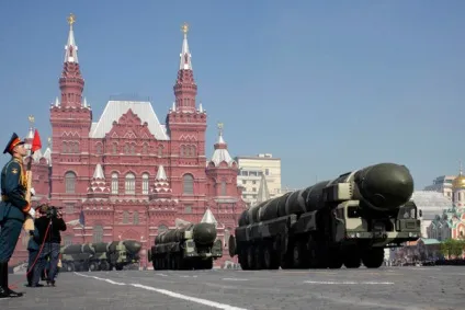 Парад в день перемоги в Москві на червоній площі де дивитися салют 9 травня о москві (парад на червоній площі 2017) Парад в день перемоги в Москві на червоній площі де дивитися салют 9 травня о москві