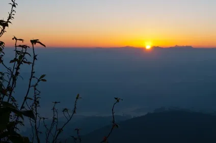 Пік адама (adam - s peak) або нічний підйом на висоту 2243 м (підйом) Пік адама (adam - s peak) або нічний підйом на висоту 2243 м