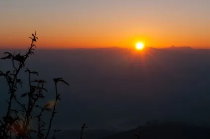 Пік адама (adam - s peak) або нічний підйом на висоту 2243 м (адама) Пік адама (adam - s peak) або нічний підйом на висоту 2243 м