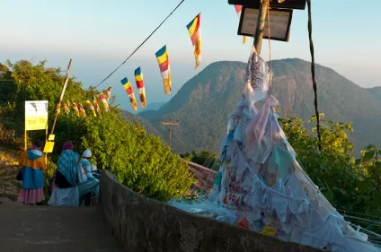 Пік адама (adam - s peak) або нічний підйом на висоту 2243 м (підйом) Пік адама (adam - s peak) або нічний підйом на висоту 2243 м