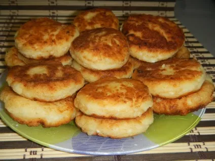 Пишні сирники з сиру на сковороді - як приготувати смачні сирники з содою, простий покроковий (сковороді) Пишні сирники з сиру на сковороді - як приготувати смачні сирники з содою, простий покроковий