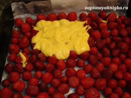 Пиріг з полуницею 6 простих рецептів (ложки ванільного цукру) Пиріг з полуницею 6 простих рецептів