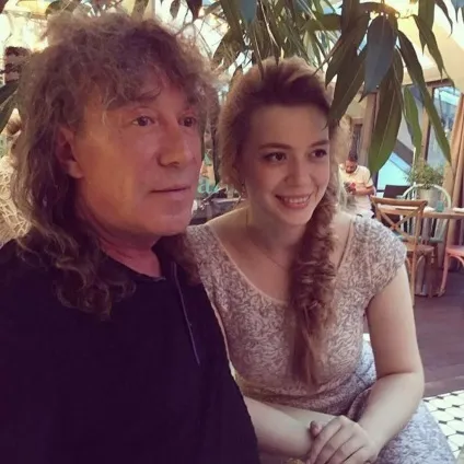 Співак Сміла кузьмин біографія, особисте життя, сім'я, дружина, діти (владимир) Співак Сміла кузьмин біографія, особисте життя, сім'я, дружина, діти