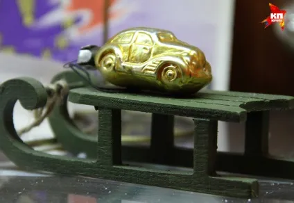 Що висить на ялинці, блогер elena_dokuchaewa на сайті 23 грудня 2015 року, пліткар