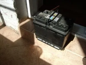 Чому розряджається акумулятор на машині за ніч (чому) Чому розряджається акумулятор на машині за ніч