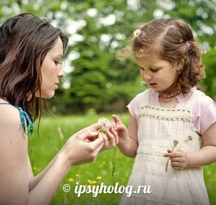 Дитина вередує і ниє