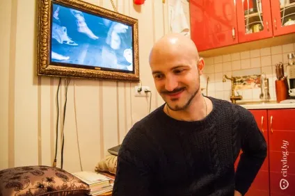 Розмальовані мінські під'їзди «людям шкода красу псувати», журнал про Мінську (красу) Розмальовані мінські під'їзди «людям шкода красу псувати», журнал про Мінську