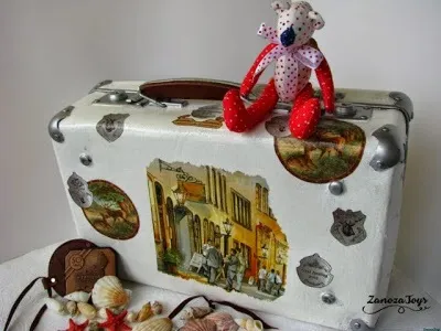 Реставрація і декупаж старий чемодан (декупаж) Реставрація і декупаж старий чемодан