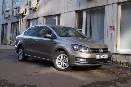 Renault logan vs volkswagen polo sedan бюджетна гонка - автомобілі (polo) Renault logan vs volkswagen polo sedan бюджетна гонка - автомобілі
