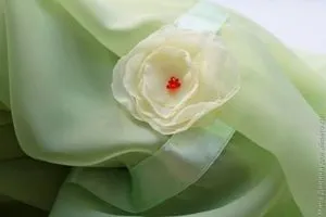 Квіти з вуалі