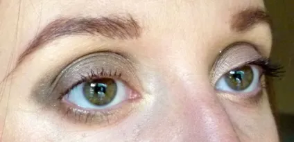 Clarins чотирьохкольорові мінеральні тіні для повік ombre min - rale 4 couleurs, №11 forest (clarins) Clarins чотирьохкольорові мінеральні тіні для повік ombre min - rale 4 couleurs, №11 forest