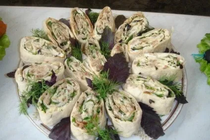 Рецепти рулетів з лаваша з печерицями, сиром, куркою, яйцями та іншими інгредієнтами (яйцями) Рецепти рулетів з лаваша з печерицями, сиром, куркою, яйцями та іншими інгредієнтами