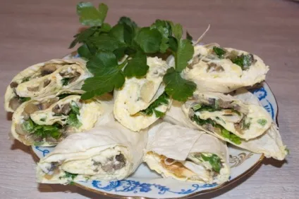Рецепти рулетів з лаваша з печерицями, сиром, куркою, яйцями та іншими інгредієнтами (яйцями) Рецепти рулетів з лаваша з печерицями, сиром, куркою, яйцями та іншими інгредієнтами
