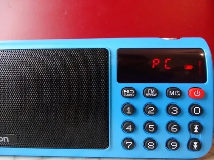 Rolton t50 - огляд бюджетної колонки з підтримкою mw, sw, fm діапазонів радіо (підтримкою) Rolton t50 - огляд бюджетної колонки з підтримкою mw, sw, fm діапазонів радіо