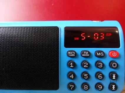 Rolton t50 - огляд бюджетної колонки з підтримкою mw, sw, fm діапазонів радіо (колонки) Rolton t50 - огляд бюджетної колонки з підтримкою mw, sw, fm діапазонів радіо