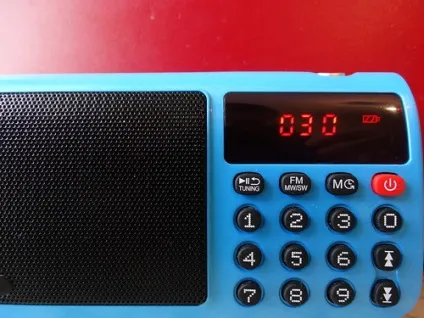Rolton t50 - огляд бюджетної колонки з підтримкою mw, sw, fm діапазонів радіо (колонки) Rolton t50 - огляд бюджетної колонки з підтримкою mw, sw, fm діапазонів радіо