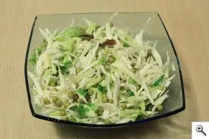Салат з капусти, огірків і зеленого горошку, з оцтом (салат з капусти) Салат з капусти, огірків і зеленого горошку, з оцтом