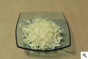 Салат з капусти, огірків і зеленого горошку, з оцтом (капусти) Салат з капусти, огірків і зеленого горошку, з оцтом