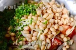 Салат з квасолі з помідорами і огірками (помідорами) Салат з квасолі з помідорами і огірками