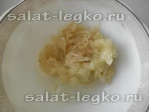 Салат з помідорів з яблуками