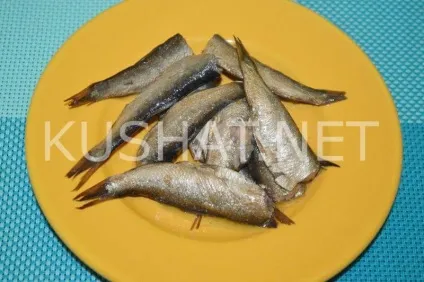 Салат зі шпротами, кукурудзою і огірком (салат зі шпротами кукурудзою і огірком фото) Салат зі шпротами, кукурудзою і огірком