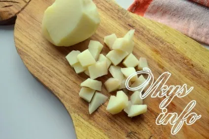 Салат зі шпротами і солоними огірками рецепт з фото