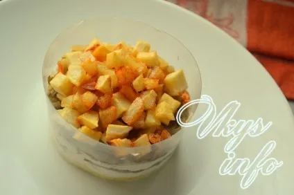 Салат зі шпротами і солоними огірками рецепт з фото