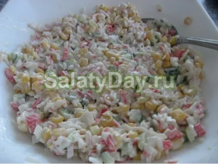 Салат крабовий з кукурудзою - нагодуємо гостей смачно і швидко рецепт з фото і відео (крабовий) Салат крабовий з кукурудзою - нагодуємо гостей смачно і швидко рецепт з фото і відео