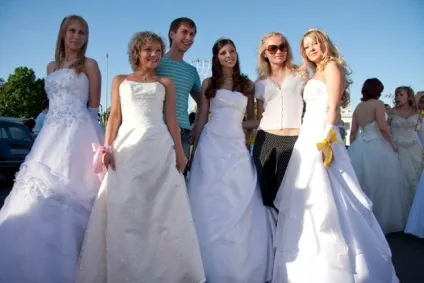 Втекли нареченої cosmopolitan, події