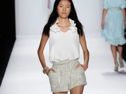 Шорти з блузкою складаємо модні луки (модні) Шорти з блузкою складаємо модні луки