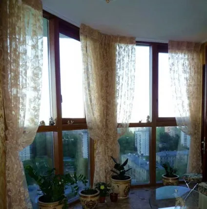 Штори на балкон, фото дизайну класичних і сучасних штор на лоджії, поради, як повісити (штор) Штори на балкон, фото дизайну класичних і сучасних штор на лоджії, поради, як повісити