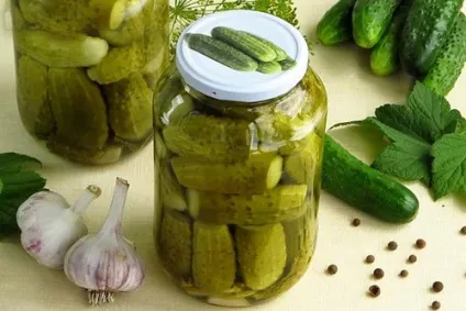 Солоні огірки на зиму в банках, рецепти (банках) Солоні огірки на зиму в банках, рецепти