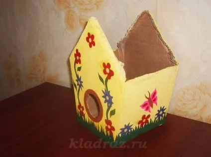 Шпаківню з картону своїми руками