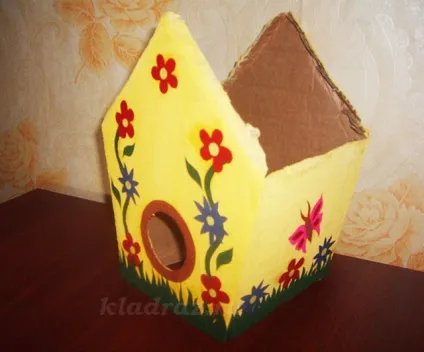 Шпаківню з картону своїми руками