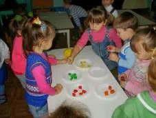 Декоративна і сюжетна ліпка в дошкільних установах (дошкільних) Декоративна і сюжетна ліпка в дошкільних установах