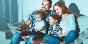 Діти вперше в житті пробують лимон