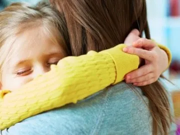 Діти вперше в житті пробують лимон