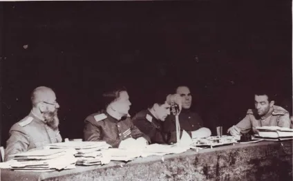 Справа - молодої гвардії