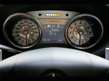 Тест драйв mercedes-benz sls amg - винищувач! (Sls amg) (тест) Тест драйв mercedes-benz sls amg - винищувач! (Sls amg)
