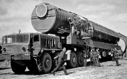 Транспортно-перевантажувальні машини (багатоступеневих міжконтинентальних ракет) Транспортно-перевантажувальні машини