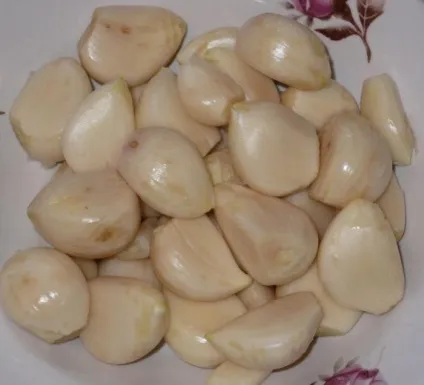 прибирання часнику