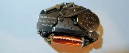 Пристрій кварцових годин і принцип роботи кварцового резонатора, часовий блог (принцип) Пристрій кварцових годин і принцип роботи кварцового резонатора, часовий блог