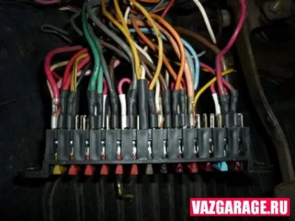 Установка ножових запобіжників на ваз 2106 (верхнього) Установка ножових запобіжників на ВАЗ 2106