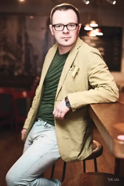 Влад Фісун не треба бути ссиклом, хлопці - за вусами-бородами боягузтво не сховаєш (ссиклом) Влад Фісун не треба бути ссиклом, хлопці - за вусами-бородами боягузтво не сховаєш