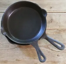 Відновлення старих чавунних сковорідок