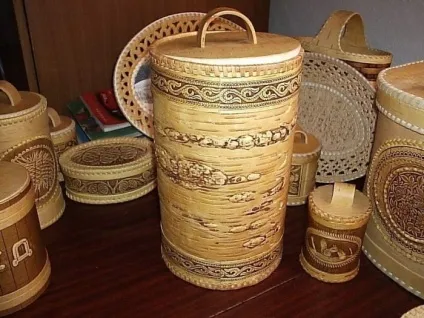 Чарівно красива різьблення по бересті, рукоділля