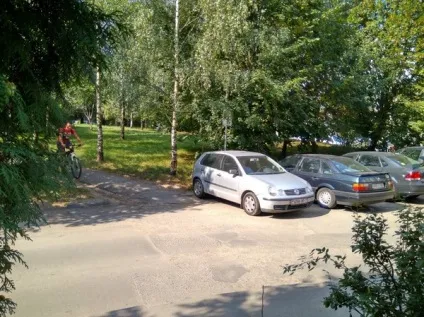 Нишком дряпають машину
