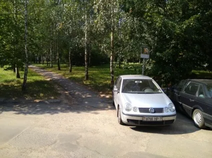 Нишком дряпають машину