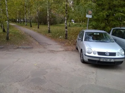 Нишком дряпають машину