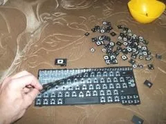 Залив клавіатуру ноутбука (пивом, чаєм, кавою) - що робити ремонт своїми руками, майстер клас з (залив) Залив клавіатуру ноутбука (пивом, чаєм, кавою) - що робити ремонт своїми руками, майстер клас з